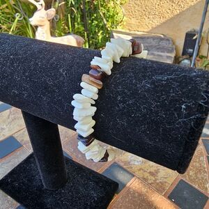 Vintage Puka Shell and Tigers Eye Bracelet